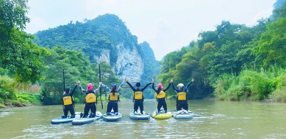 Kayak_au_lac_Ba_Be