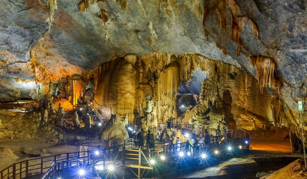 decouvrir-la-grotte-du-paradis-a-quang-binh