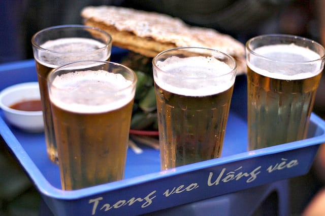 ta-hien-la-rue-de-la-biere-a-pression-a-hanoi