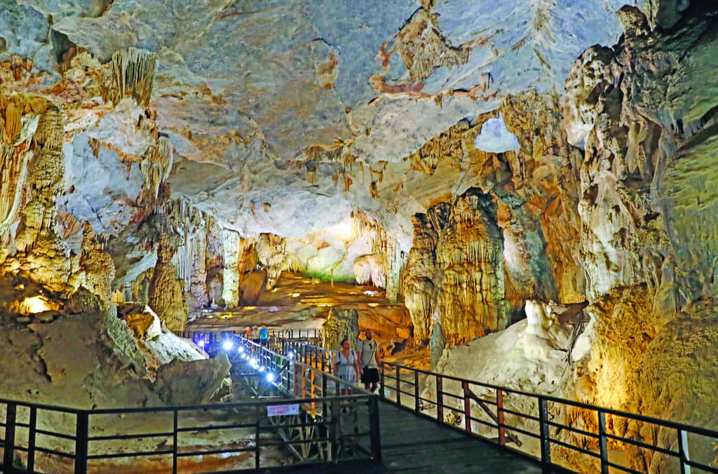 decouvrir-la-grotte-du-paradis-a-quang-binh