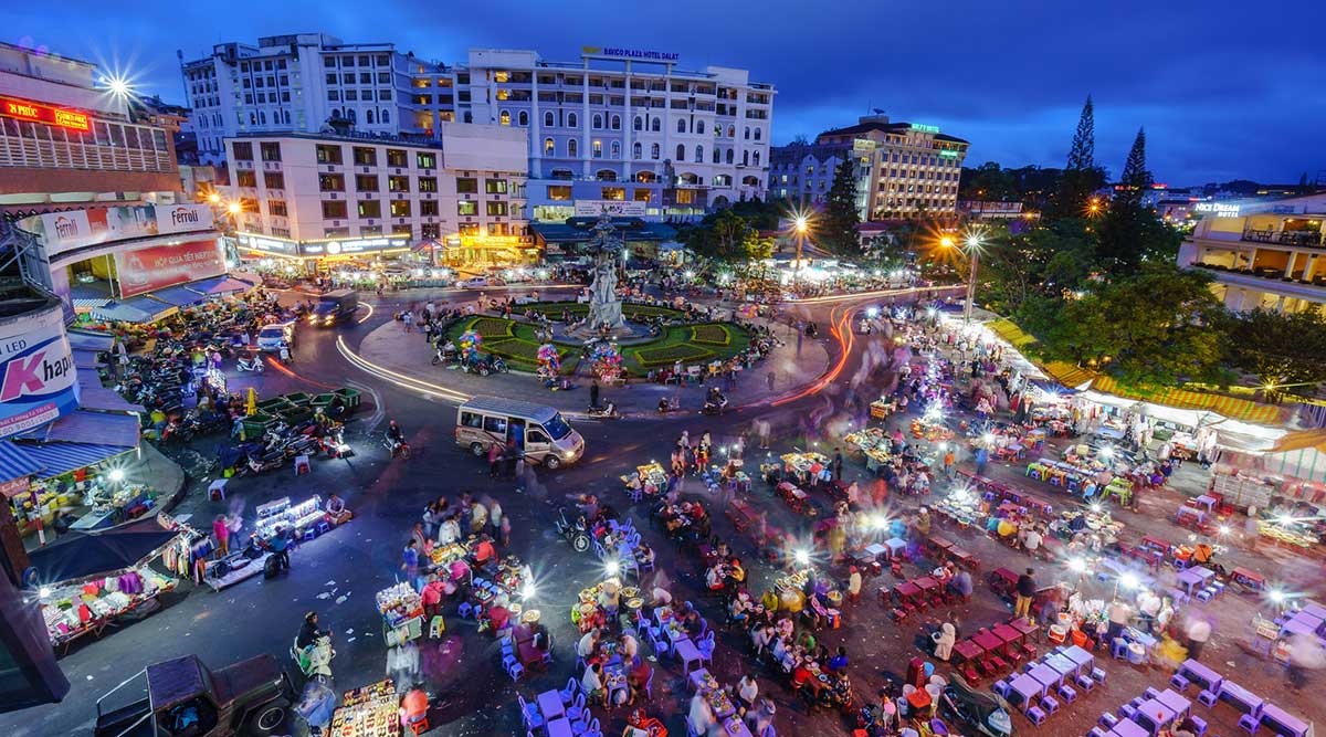 top-20-des-marches-nocturnes-les-plus-animes-du-vietnam