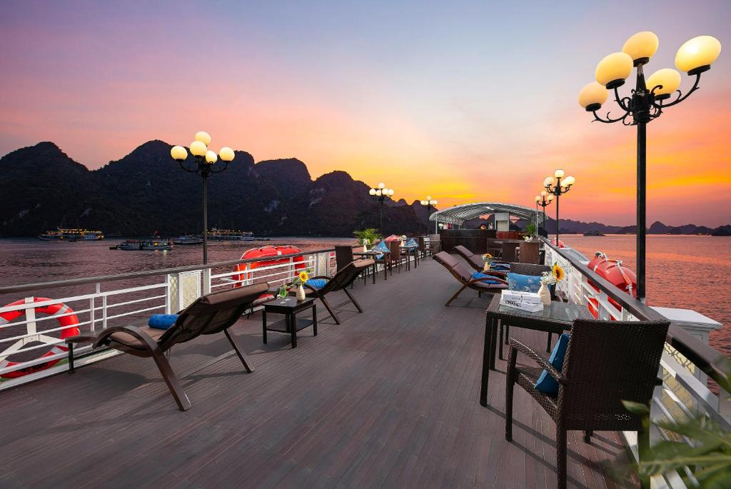 top-10-des-meilleures-croisieres-dans-la-baie-de-bai-tu-long