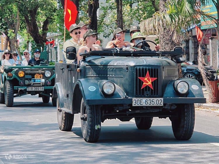 explorez-hanoi-meilleures-visites-en-jeep-et-en-moto-minsk