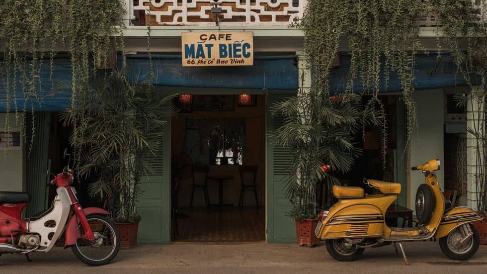 vieux-quartier-bao-vinh-cafe-mat-biec